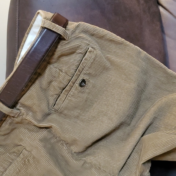 Tan Eddie Bauer Classic Fit 34" Waist, Tan Corduroys, 2.5" Hem, 43" Waist to Hem - Picture 4 of 4